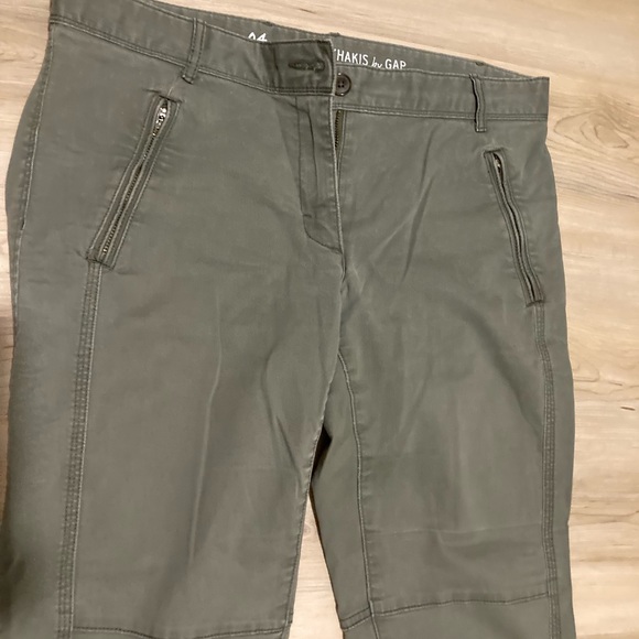 Gap Super Skinny Khakis - Picture 4 of 9